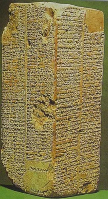Angles of the Sumerian King list. Left: Ashmolean Museum. (Public Domain) and right: The Weld-Blundell Prism, (Gts-tg / CC BY-SA 4.0) Angles of the Sumerian King list. Left: Ashmolean Museum. (Public Domain) and right: The Weld-Blundell Prism, (Gts-tg / CC BY-SA 4.0)