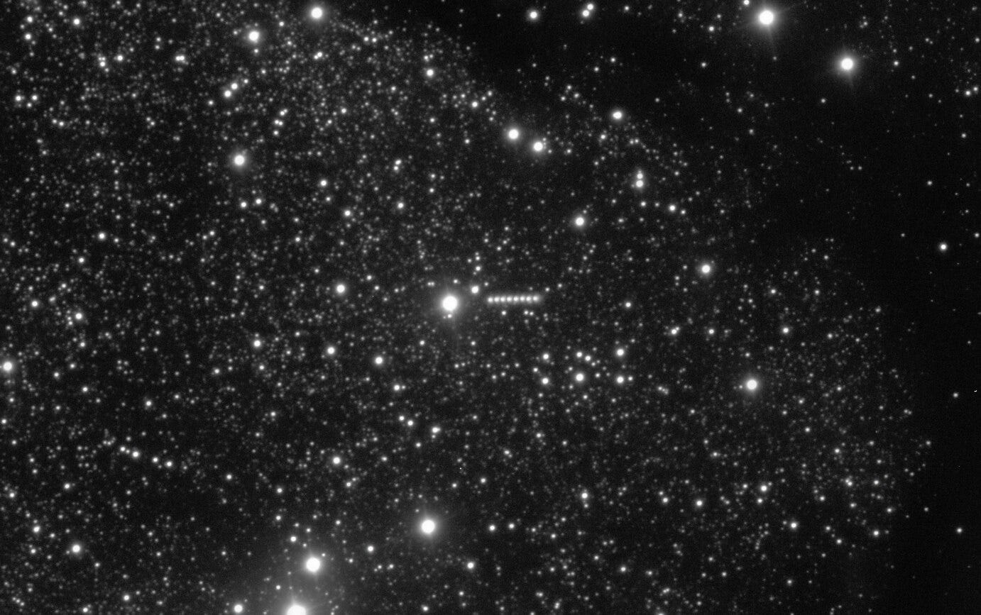VLT FORS2 ESO image of 3I/ATLAS in motion through 13 minutes - visible as a line VLT FORS2 ESO image of 3I/ATLAS in motion through 13 minutes - visible as a line