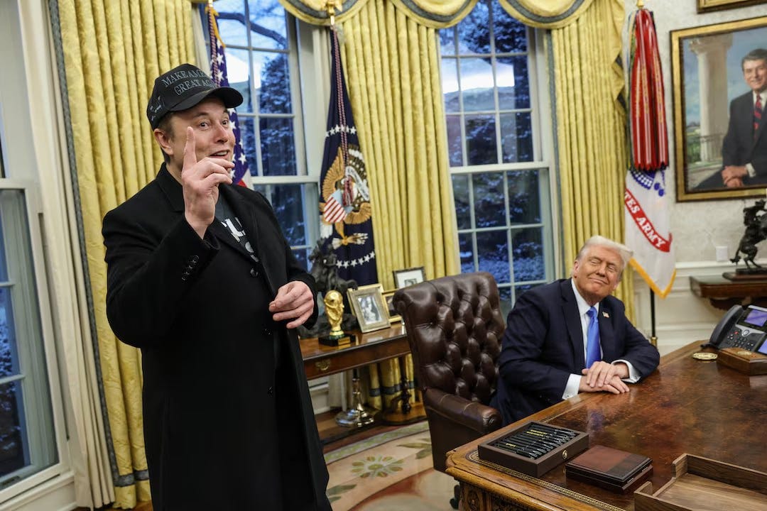 Мечта каждого сына: чтобы батя смотрел на него таким же взглядом, как Трамп смотрит на Маска во время брифинга в Белом доме Мечта каждого сына: чтобы батя смотрел на него таким же взглядом, как Трамп смотрит на Маска во время брифинга в Белом доме
