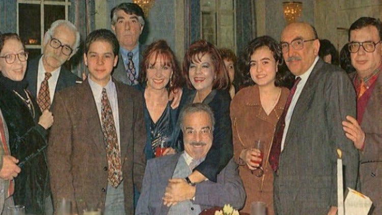 Bizimkiler dizisinin senaryosu Umur Bugay’ın hangi filmindeki karakterlerin geliştirilmesiyle oluşturulmuştur Bizimkiler dizisinin senaryosu Umur Bugay’ın hangi filmindeki karakterlerin geliştirilmesiyle oluşturulmuştur