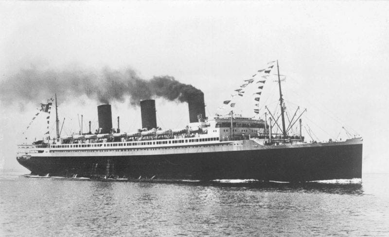 SS Île de France at sea 1927 SS Île de France at sea 1927