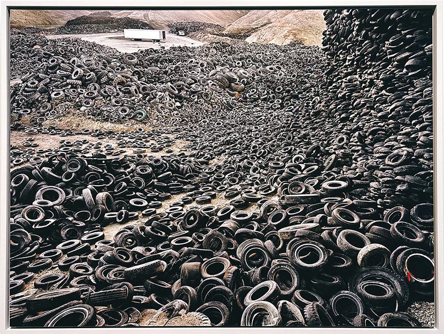 Edward Burtynsky, Oxford Tire Pile #1