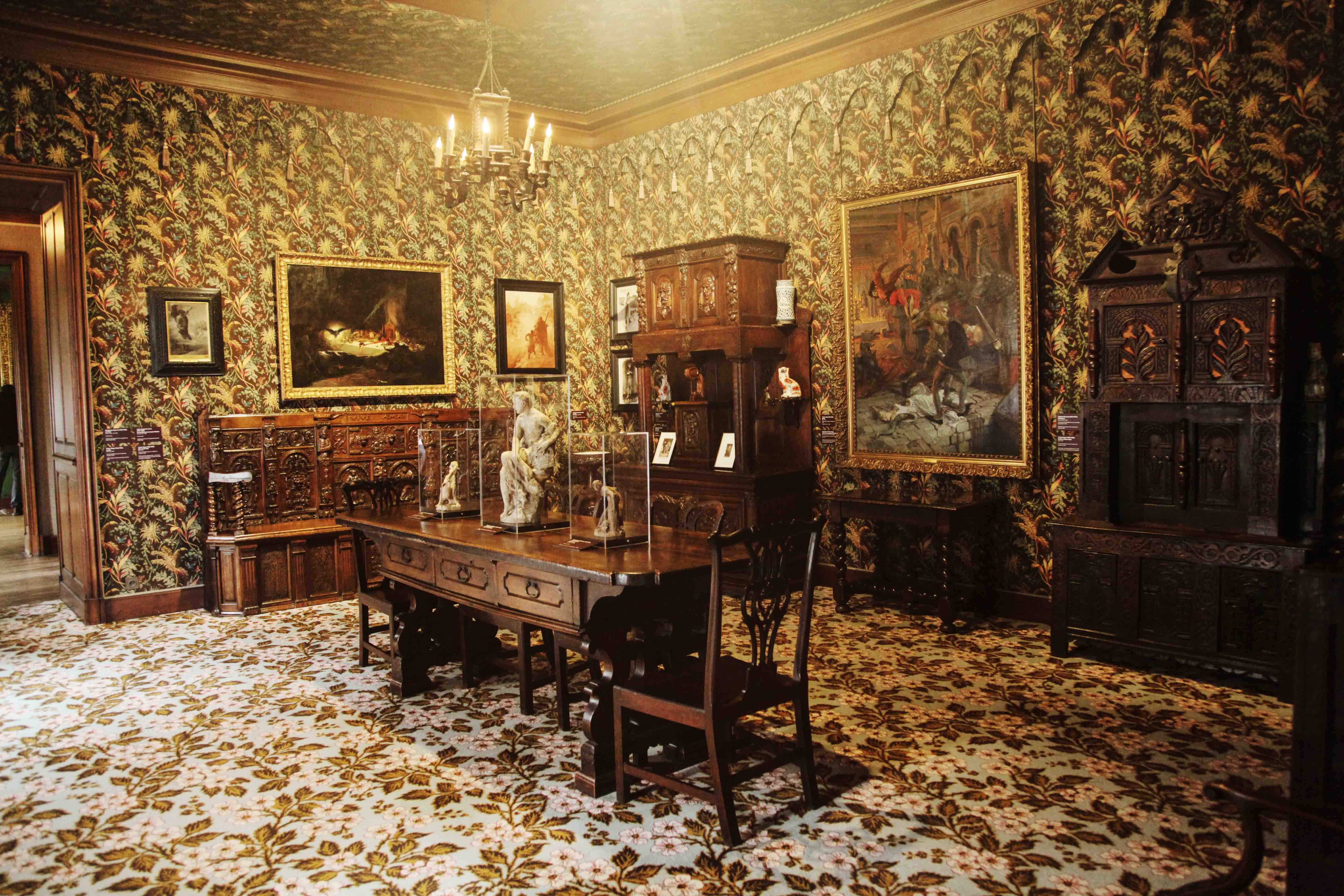 The Marais Beyond the Facade: Victor Hugo, Secret Gardens, and