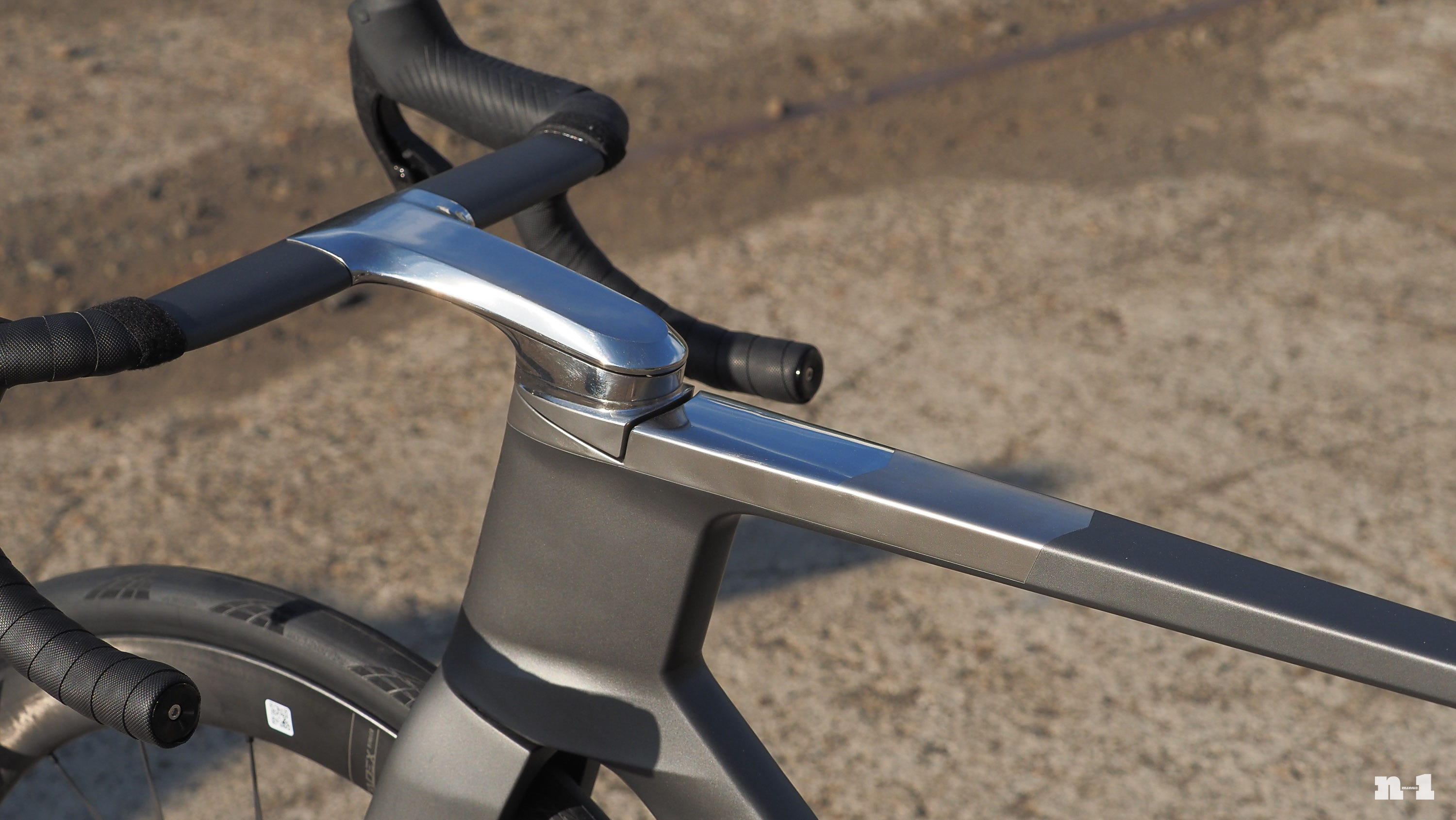 No.22 Reactor Aero head tube