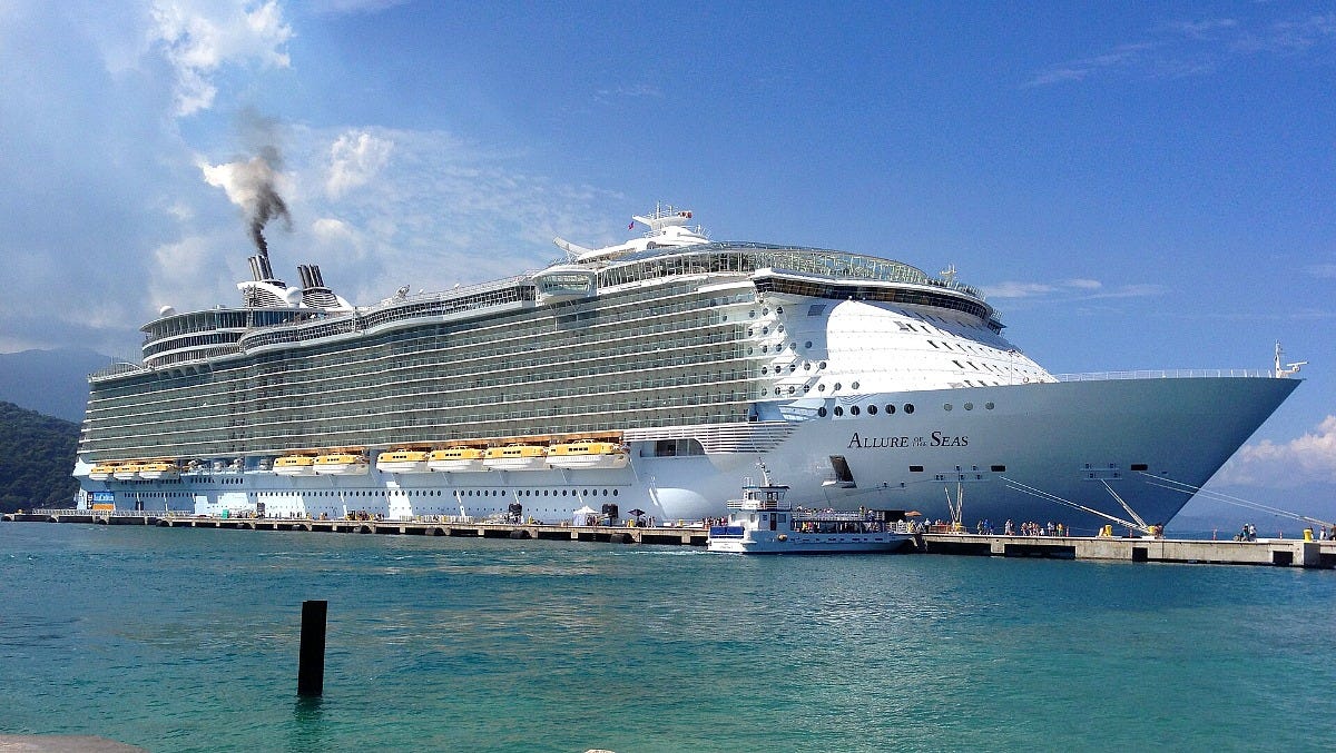 Allure of the Seas docked at Labadee, Haiti. Image: Derek Hatfield via Wikimedia Commons