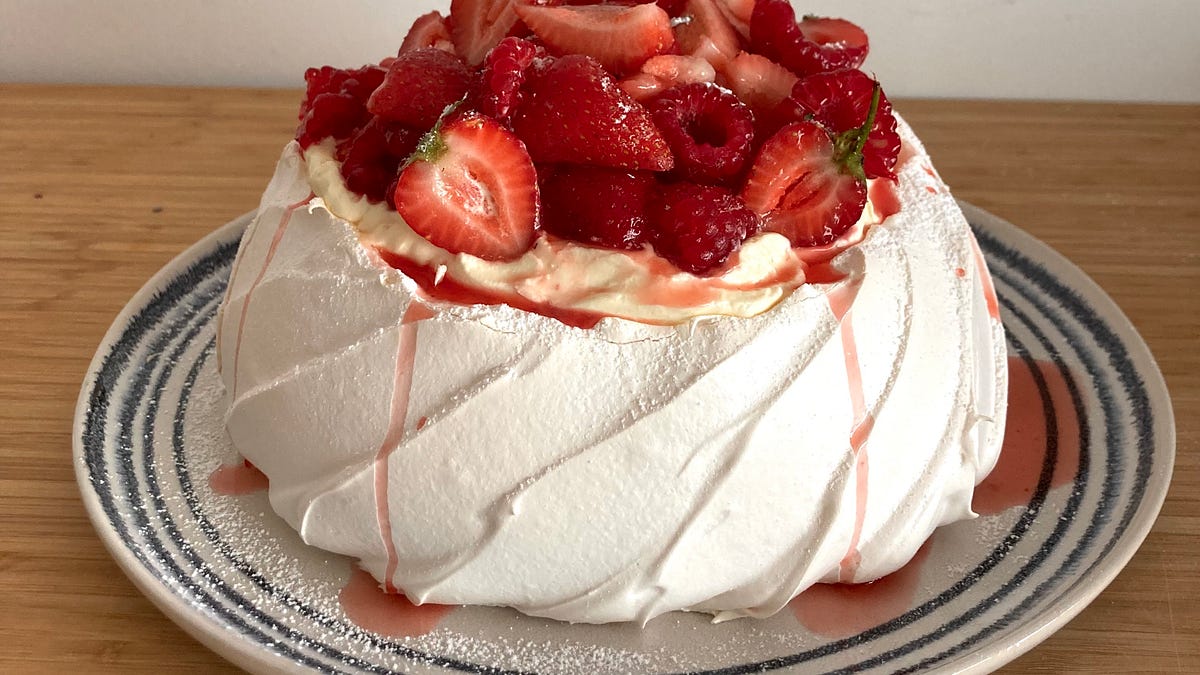 Kitchen Project #36: Pavlova 101 - by Nicola Lamb