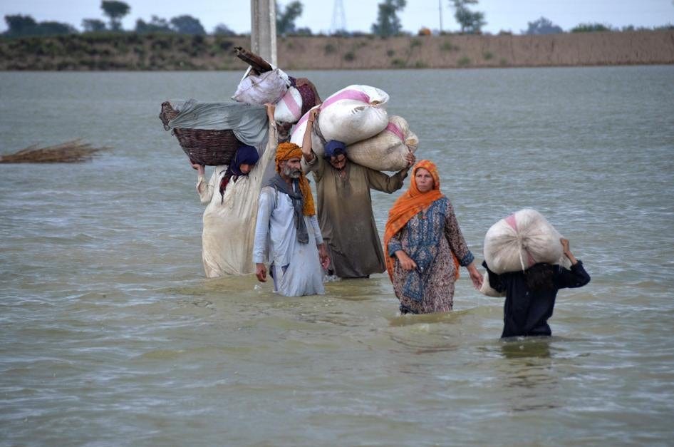 Epic' Pakistan Floods Show Need for Climate Action | Human Rights Watch Epic' Pakistan Floods Show Need for Climate Action | Human Rights Watch