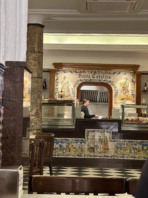 breakfast at Horchatería de Santa Catalina - Horchata with a farton, churros and hot chocolate for dipping