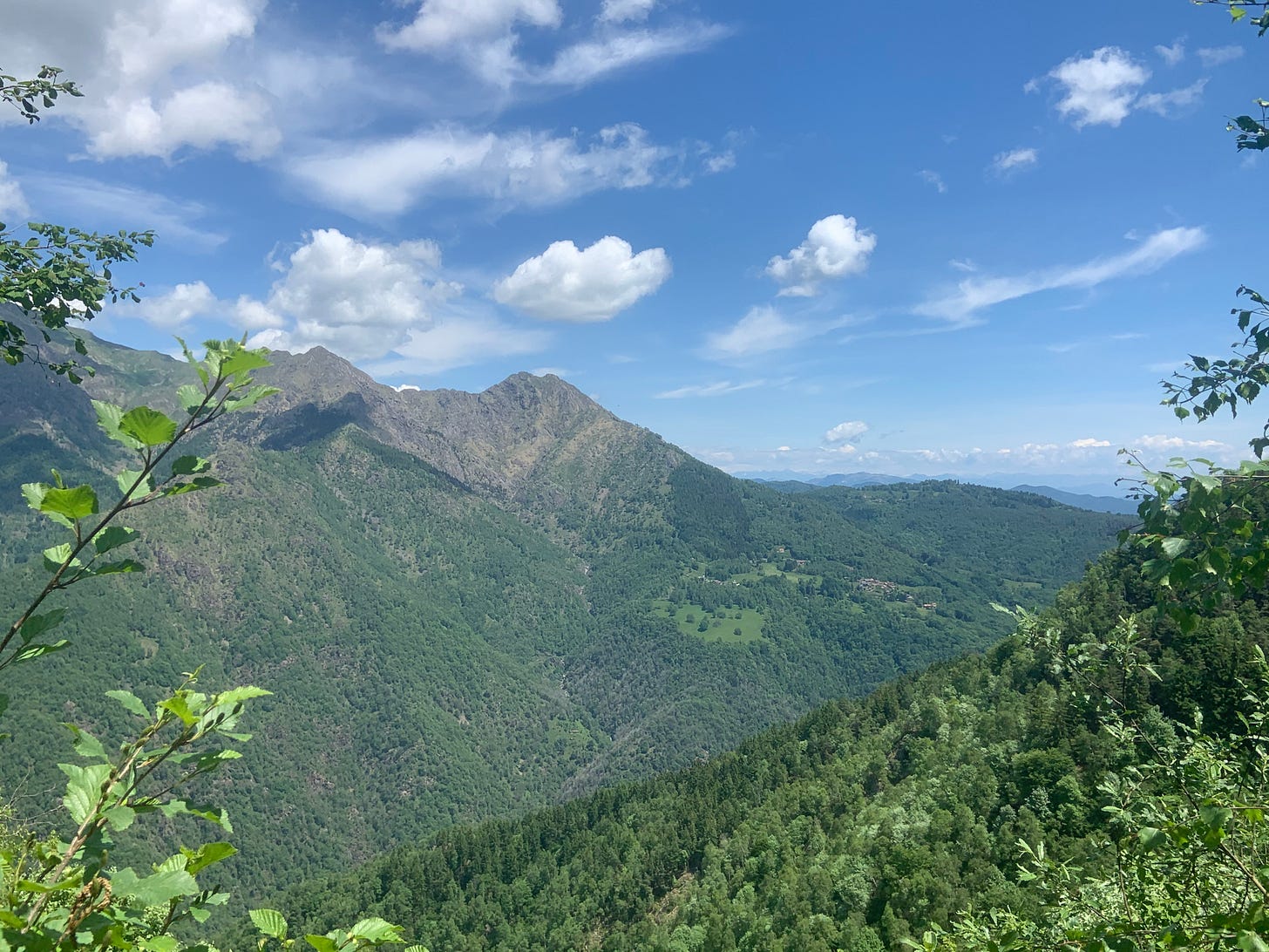 History of the resistance of the heretic movement of Fra Dolcino in Italy - hiking adventure