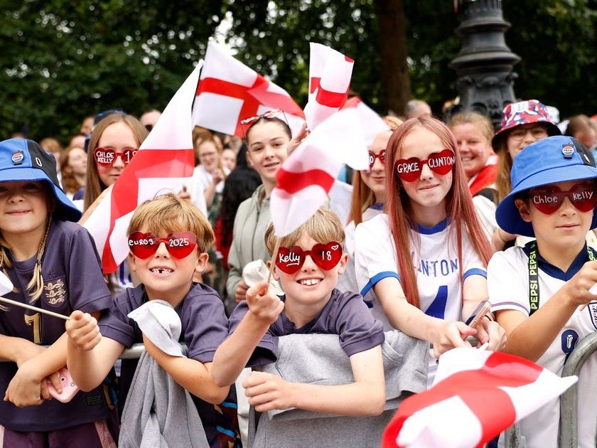 Lionesses celebrate Euro 2025 win with huge homecoming parade - Manchester  Evening News