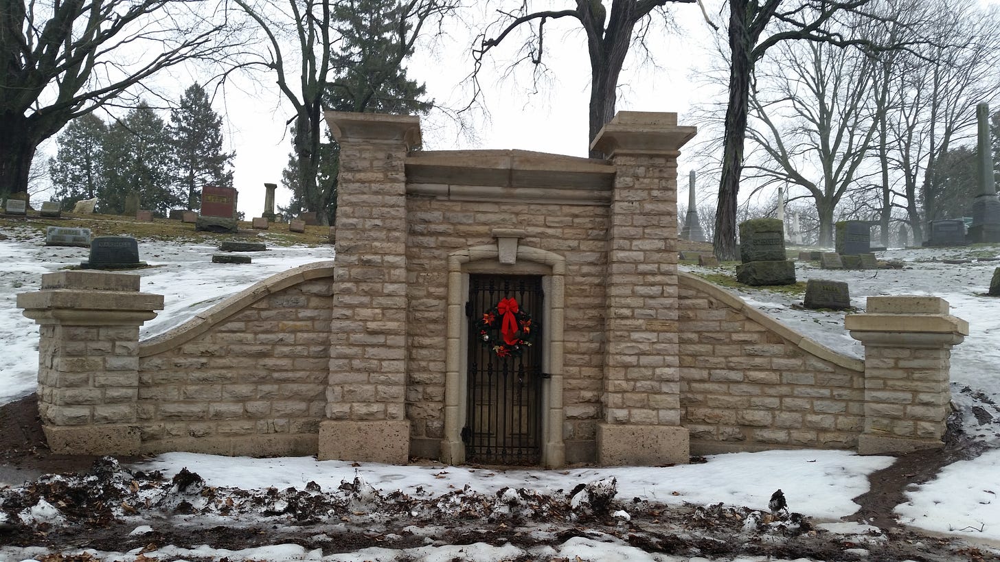 Christmas in Rienzi Cemetery