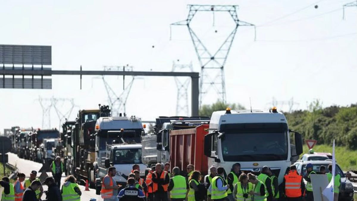 Fuel Protests explode! - David Vance Substack