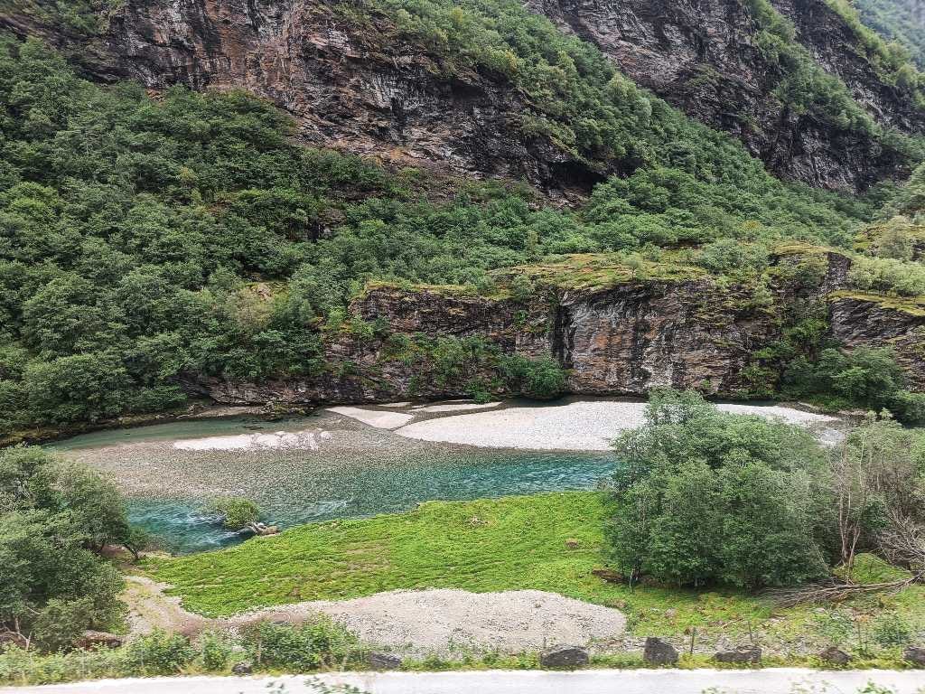 Cómo viajar en el tren de Flåm en Noruega.