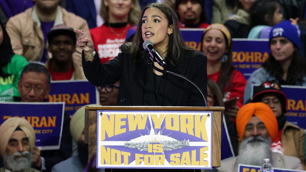 AOC, Bernie rally for Zohran Mamdani as early voting begins in NYC mayor  race | Fox News
