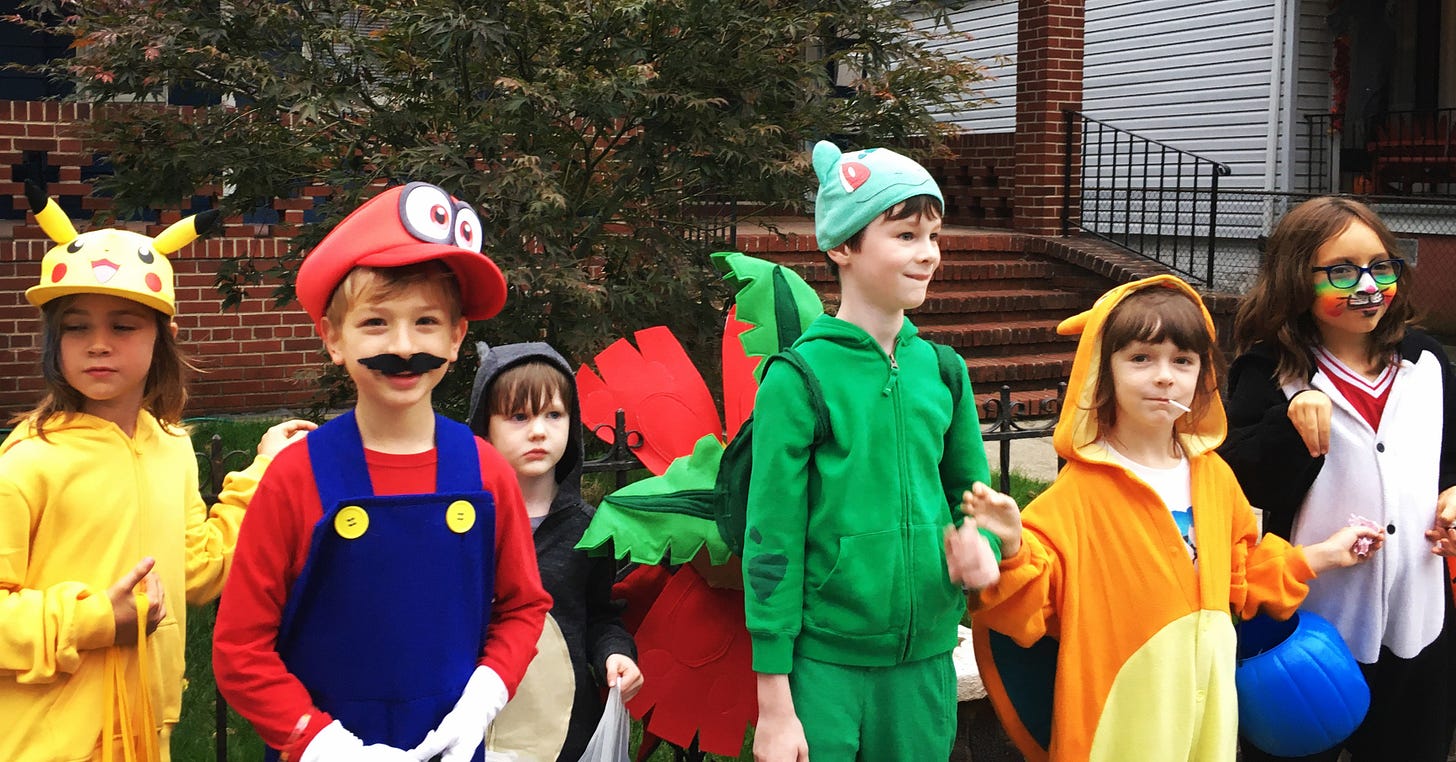Pokémon and other characters find their tribe on Halloween. Pokémon and other characters find their tribe on Halloween.