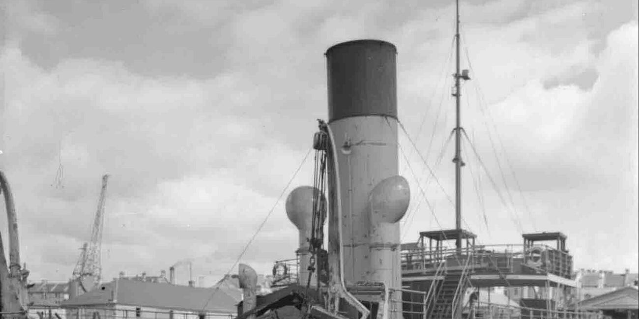Churchill seeks aid from Roosevelt