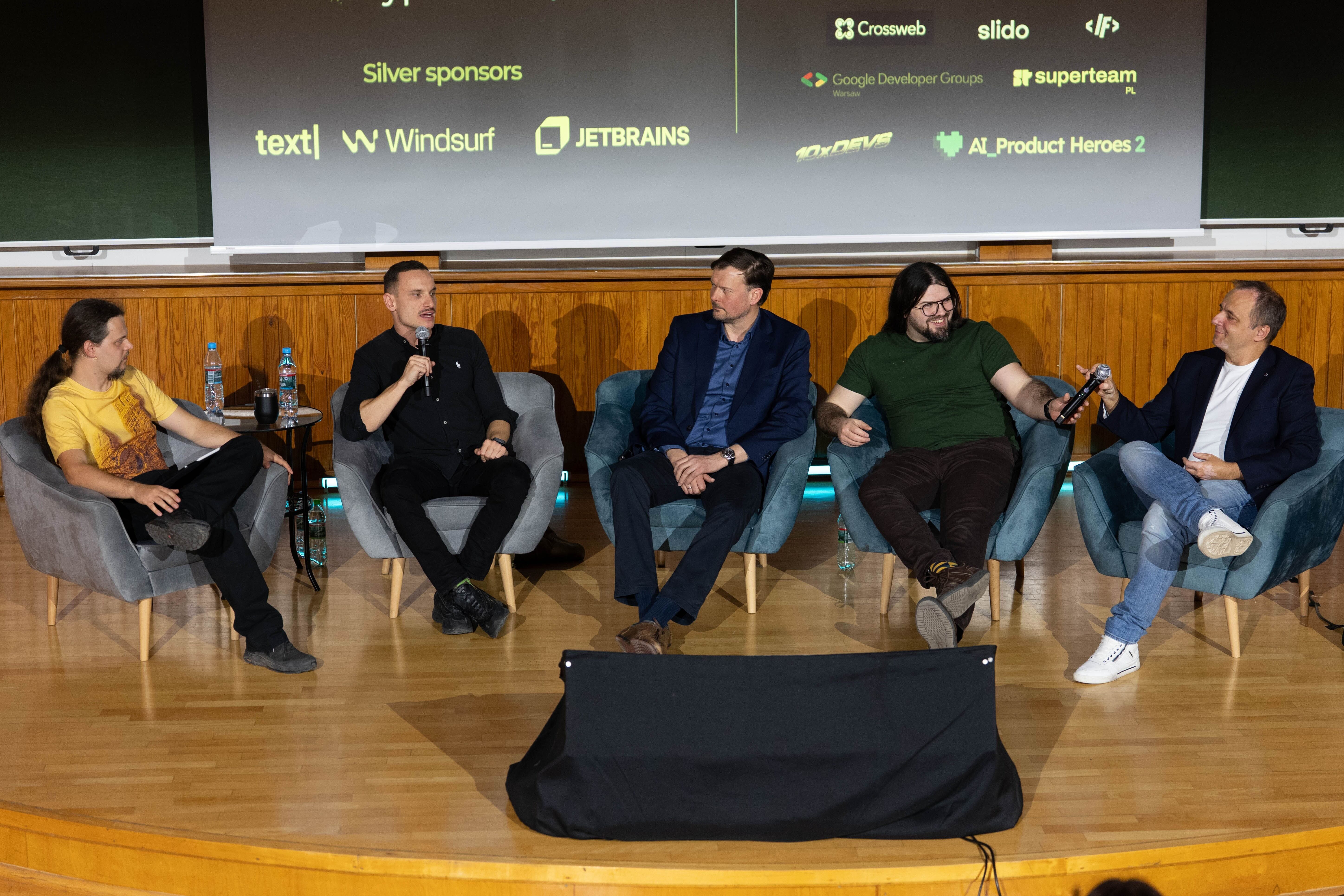 Miniatura dla 🤔 Czy to AI odpowiada za trudne czasy na rynku pracy?