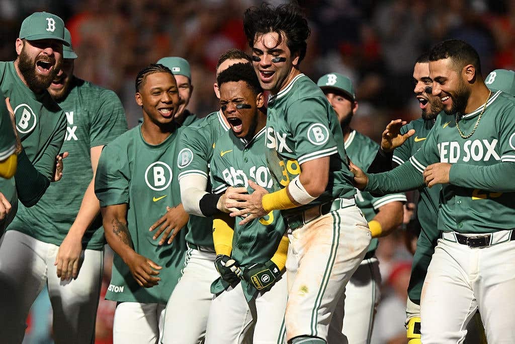 Red Sox extend winning streak to eight games in dramatic fashion - 98.5 The  Sports Hub - Boston's Home For Sports