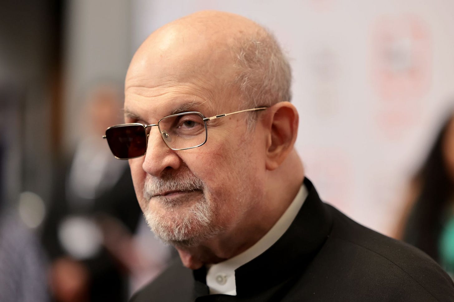 NEW YORK, NEW YORK - MAY 18: Salman Rushdie attends the 2023 PEN America Literary Gala at American Museum of Natural History on May 18, 2023 in New York City. (Photo by Jamie McCarthy/Getty Images for PEN America) NEW YORK, NEW YORK - MAY 18: Salman Rushdie attends the 2023 PEN America Literary Gala at American Museum of Natural History on May 18, 2023 in New York City. (Photo by Jamie McCarthy/Getty Images for PEN America)