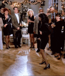 Elaine Dance GIFs | Tenor