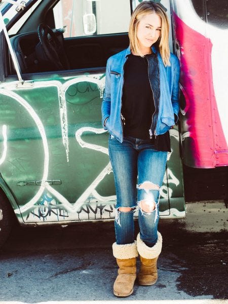 lindsey mckeon evolve with movie tv tech geeks lindsey mckeon evolve with movie tv tech geeks