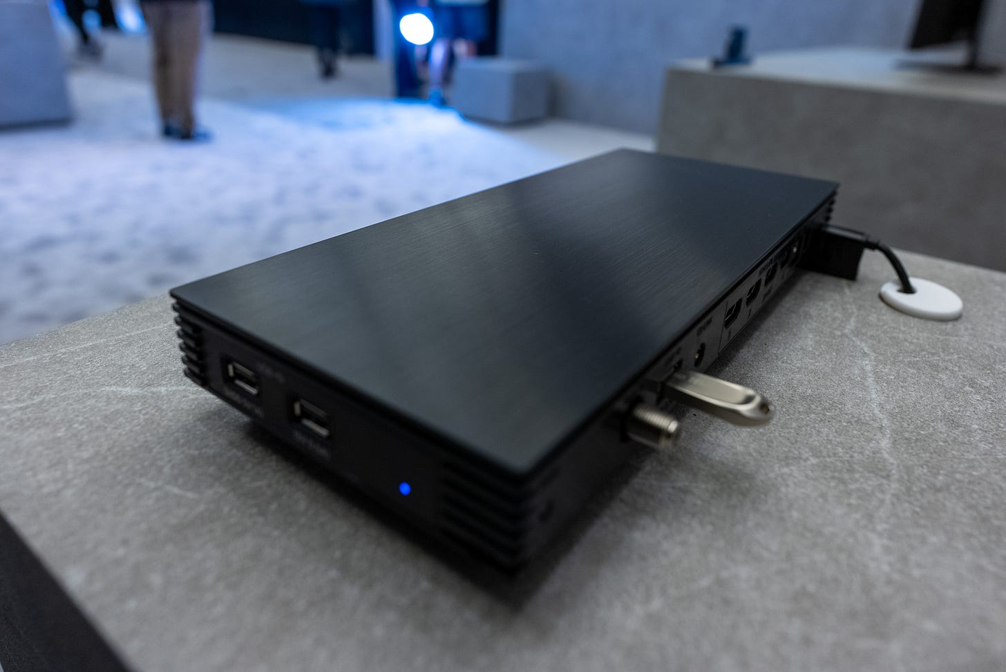 Samsung Wireless OneConnect box for Frame Pro TV ports Samsung Wireless OneConnect box for Frame Pro TV ports