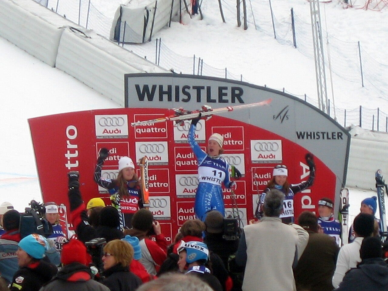 N. Styger won, followed by Lindsey Vonn (by 1/100th of a sec.) And Julia Mancuso - Two Americans on the podium, doesn't happen often, nice work!