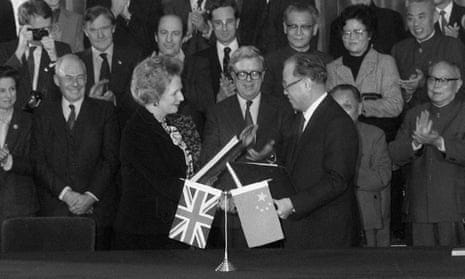 1984: British Prime Minister Margaret Thatcher and Chinese Premier Zhao Ziyang agree on a Hong Kong handover in 1997.