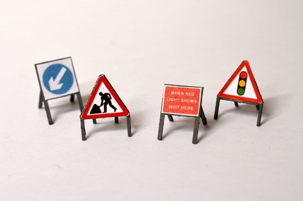 LX074-50 Laser Cut Temporary Road Signs Pack of 16 1 50