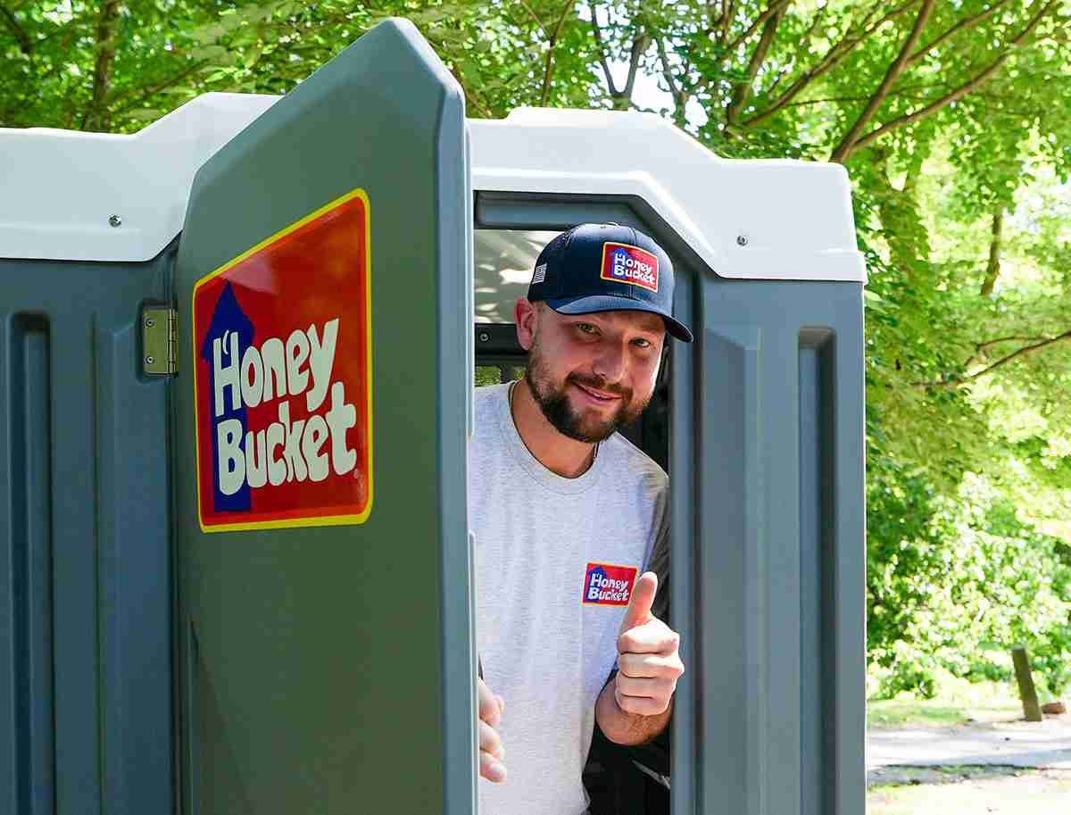 Big Dumper Teams Up with Honey Bucket: Cal Raleigh Joins the Cleanest Team in the Game - Honey Bucket Big Dumper Teams Up with Honey Bucket: Cal Raleigh Joins the Cleanest Team in the Game - Honey Bucket