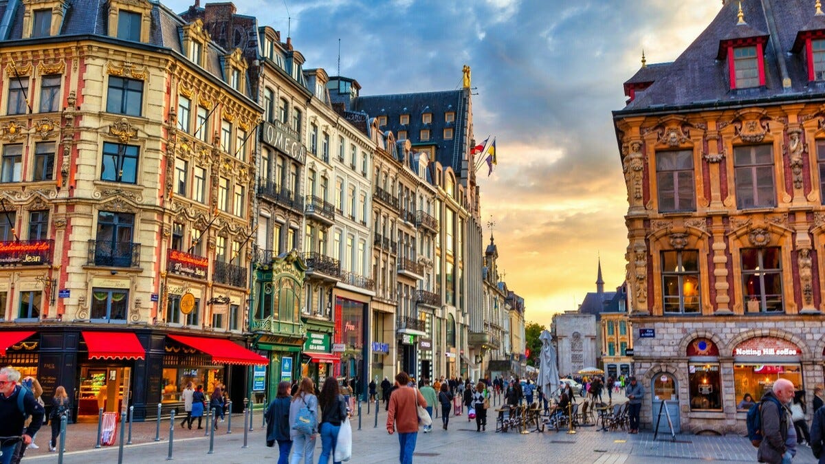 https://uploads.lebonbon.fr/source/2023/march/2043048/ville-lille_2_1200.jpg