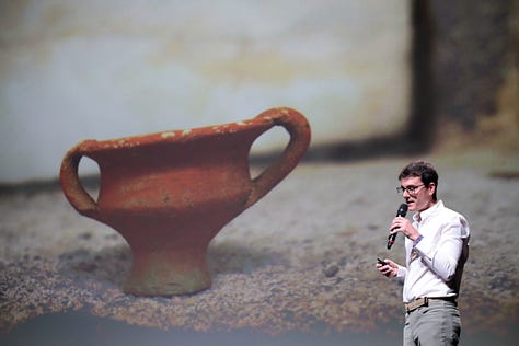 Photos from Brian Muraresku's talk at PAUA Paris 2023