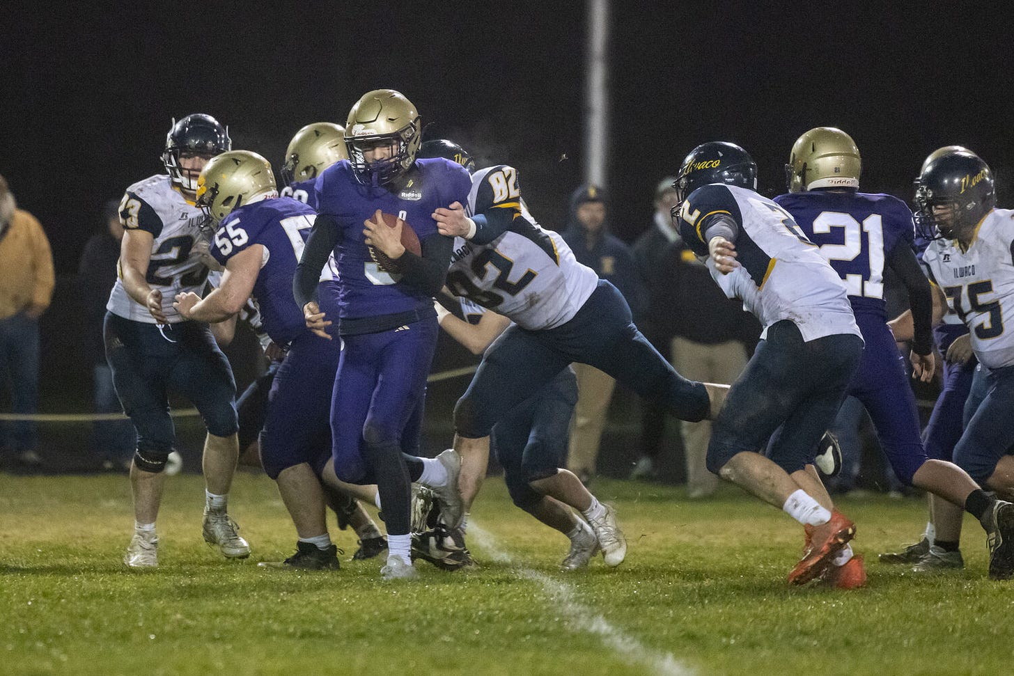 Onalaska’s Brodey Triana runs the ball during a 2B Crossover game against Ilwaco at Onalaska High School on Friday, Nov. 8. Onalaska’s Brodey Triana runs the ball during a 2B Crossover game against Ilwaco at Onalaska High School on Friday, Nov. 8.