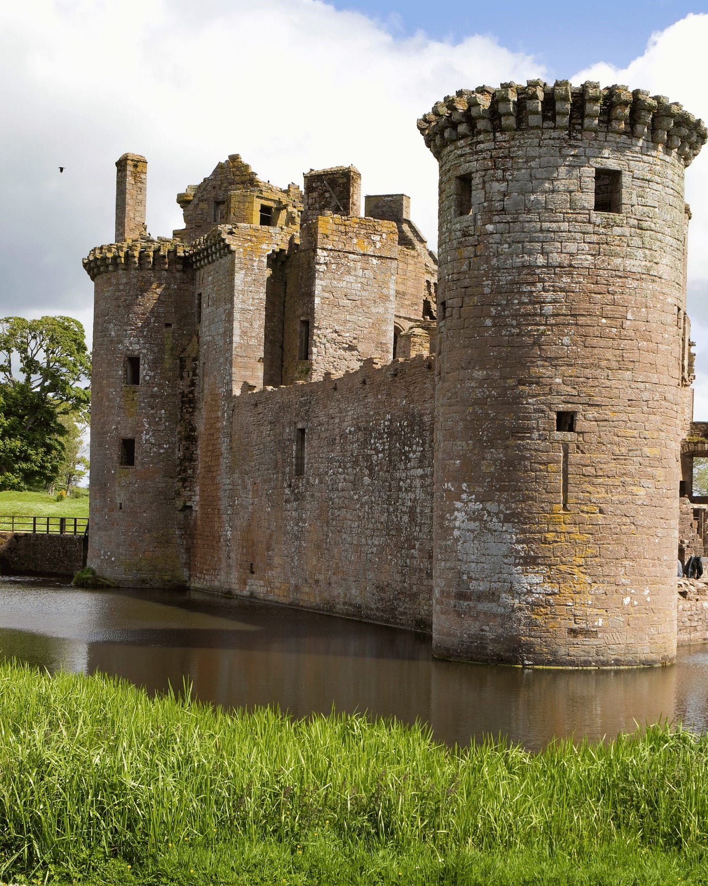 May be an image of castle and the Cotswolds
