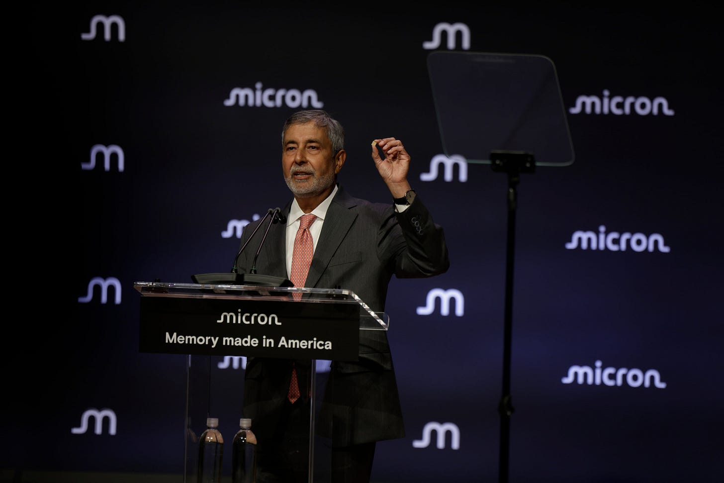 Micron CEO going to China with Trump, other tech executives - newyorkupstate.com Micron CEO going to China with Trump, other tech executives - newyorkupstate.com