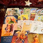 Tarot vs. Cartas Oráculo