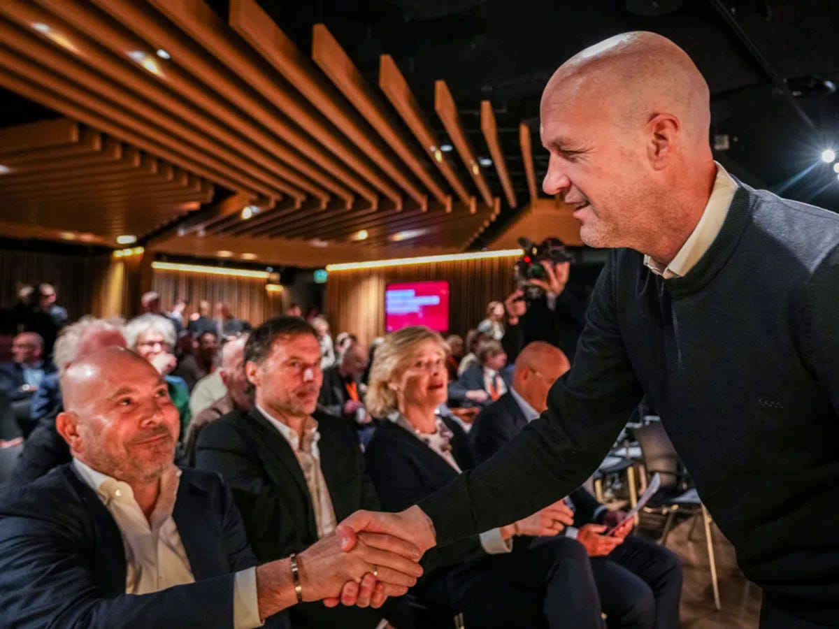 Ajax maakt aanstelling rvc en nieuwe status van Cruijff helemaal officieel Ajax maakt aanstelling rvc en nieuwe status van Cruijff helemaal officieel