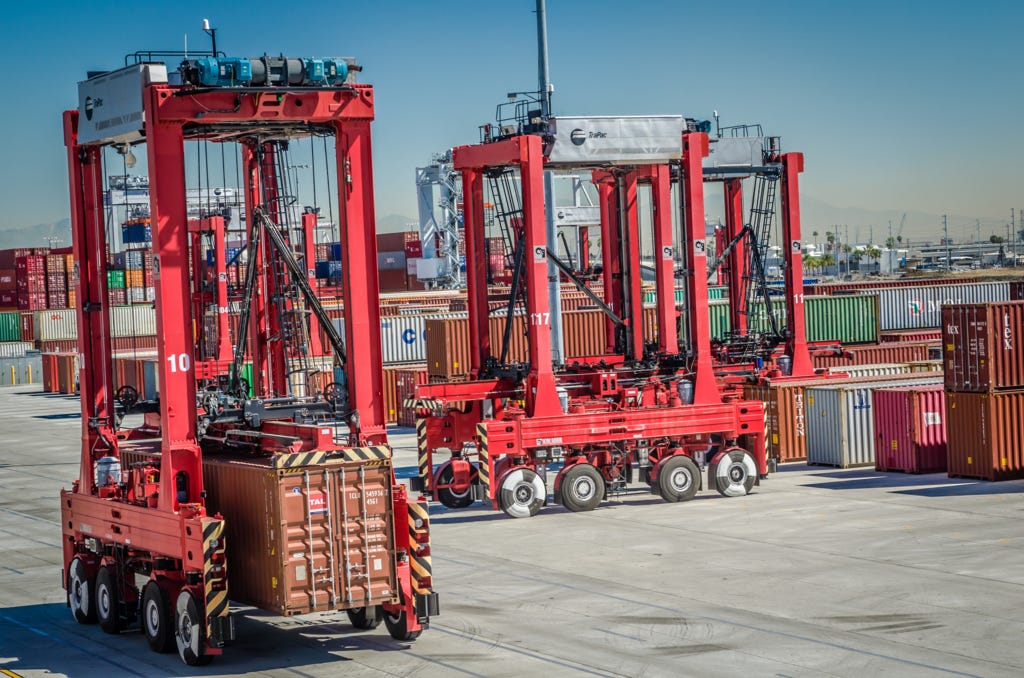 Streamline your straddle operations with Kalmar One | Kalmarglobal