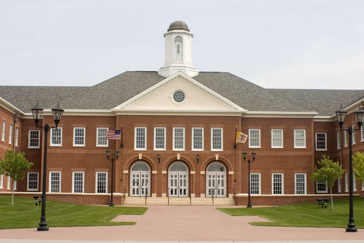 6 Factors in Choosing a Public vs. Private Education