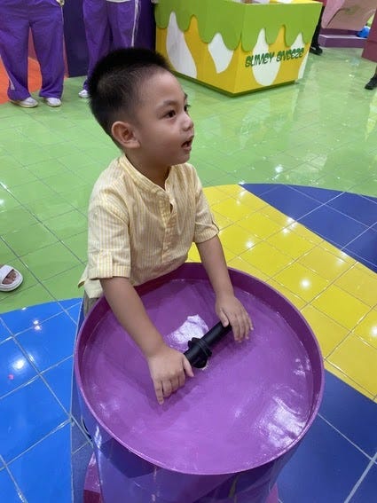 Gootopia Balloon Blaster pump at Gootopia