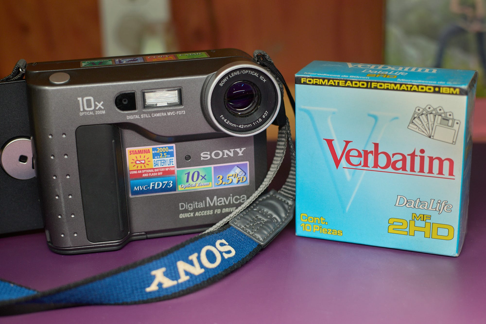 Random object: Sony Mavica MVC-FD73 - lcamtuf's thing