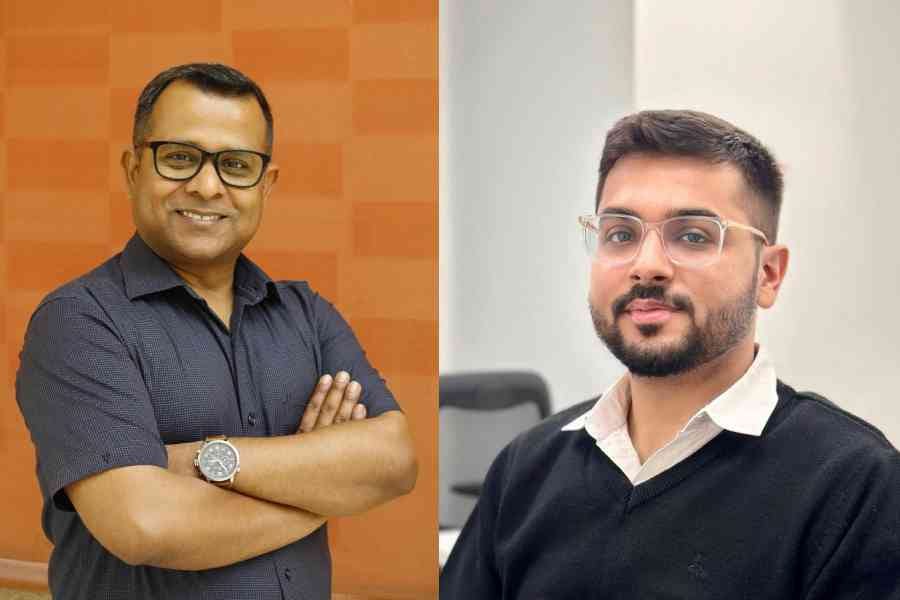 Indians win 2025 Ig Nobel Prize | An Ig Nobel is in odour: Indian duo's UV  lamps for fighting shoe-rack smell gets prize - Telegraph India