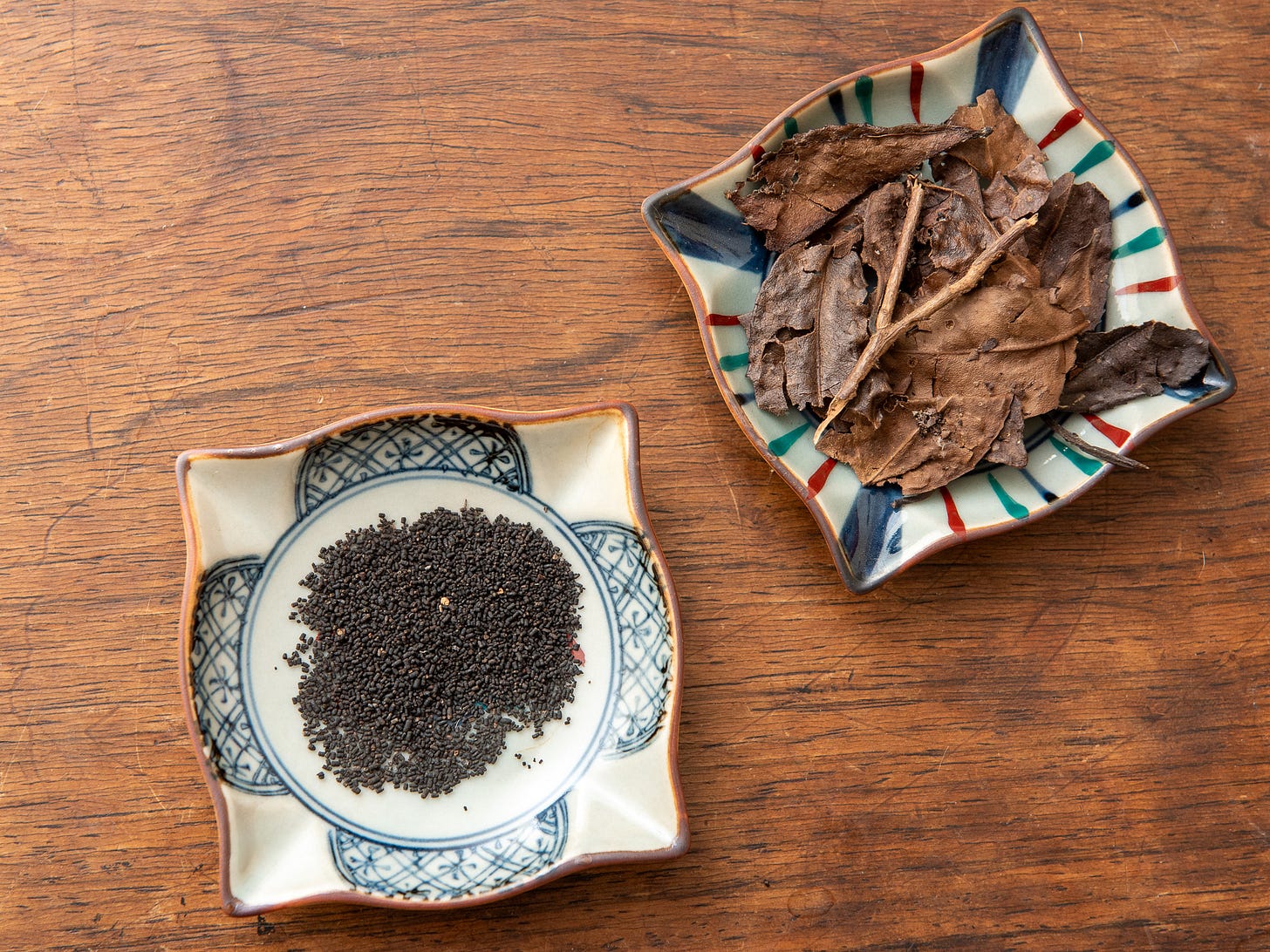 ID: Chong shi cha bug poop tea and lao cha po liu bao leaves