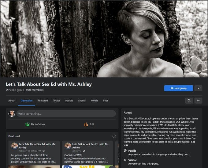 Akun Facebook dari Ashley Robertson.