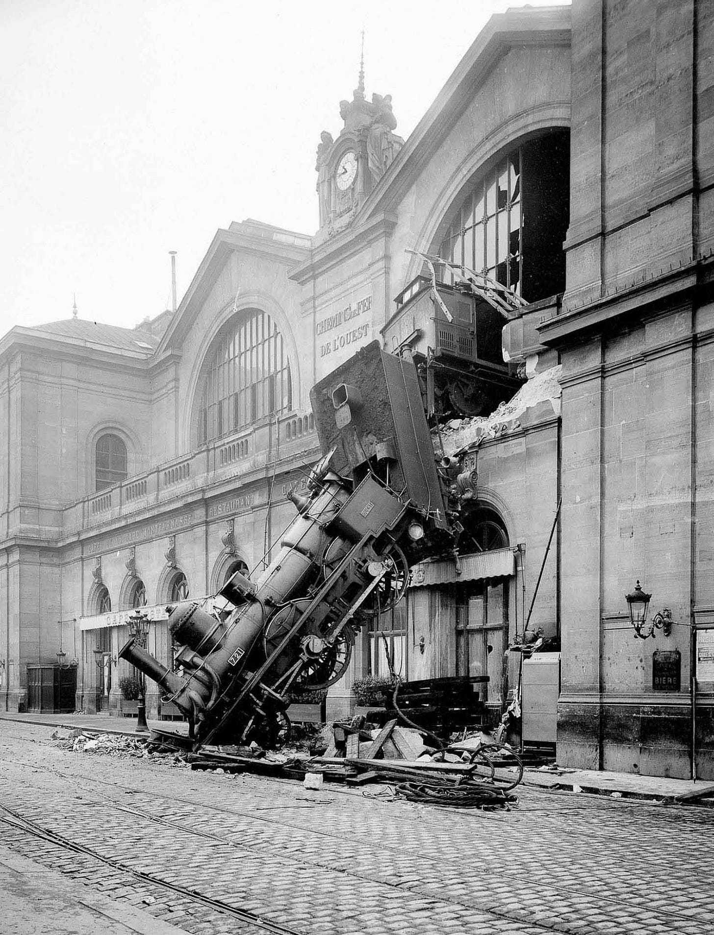 Montparnasse Train Wreck photos