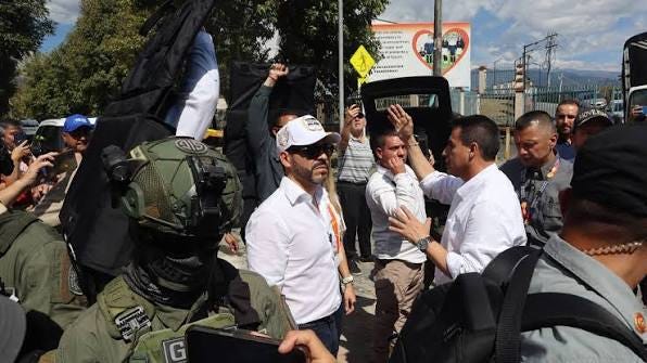 Colombia bajo duelo nacional: el presidente Abelardo De La Espriella  decretó tres días de duelo en señal de pesar por las víctimas mortales del  terremoto del pasado lunes.