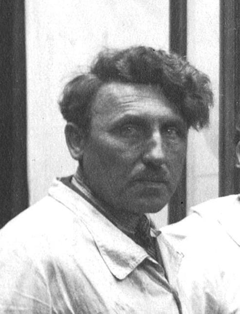 Alfred Machin (1875-1940), pricker/pouncing patterns’ maker for Gallé (circa 1923-1931), detail from the Gallé factory picture in 1927. Alfred Machin (1875-1940), pricker/pouncing patterns’ maker for Gallé (circa 1923-1931), detail from the Gallé factory picture in 1927.