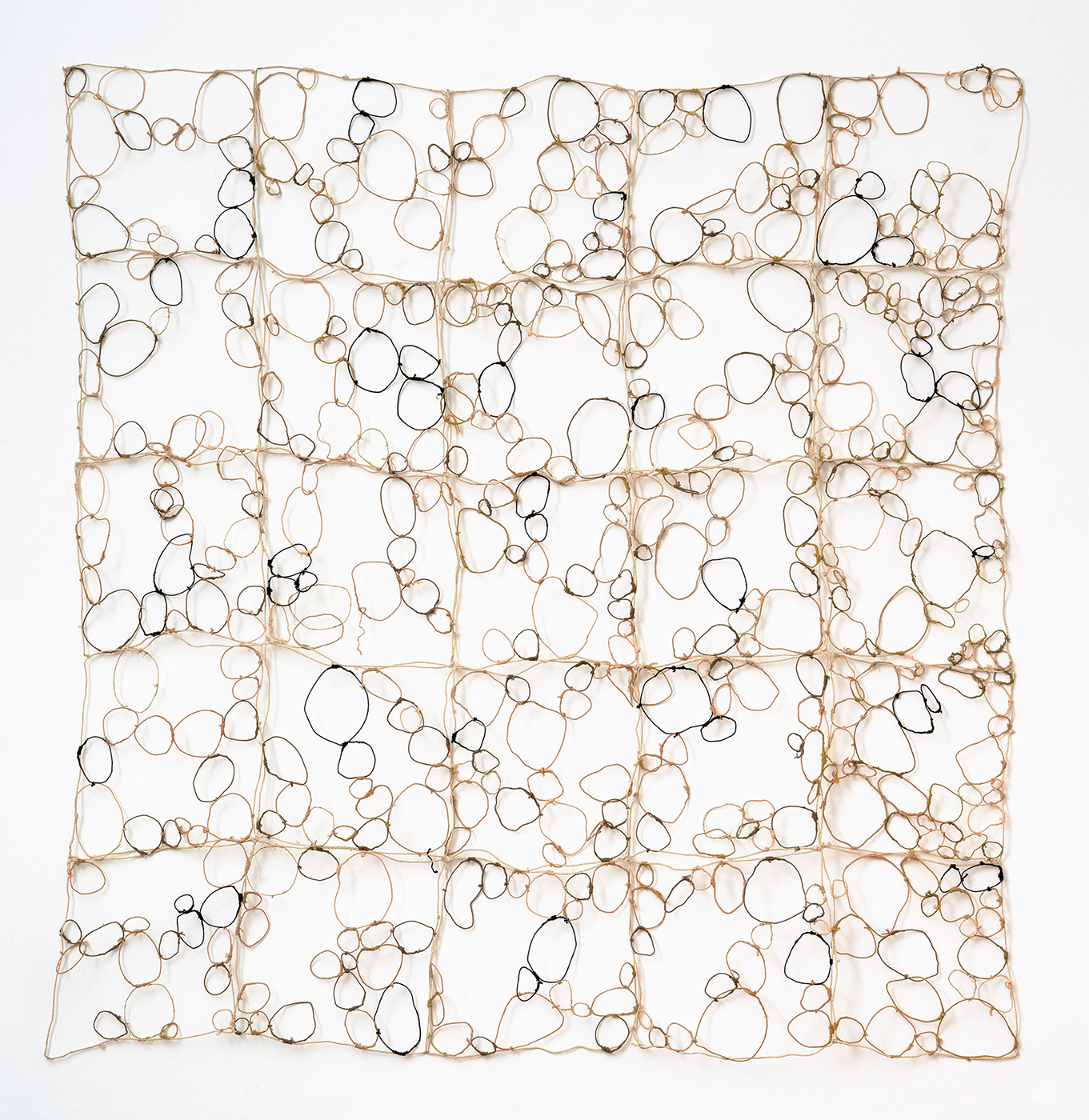 Franca Sonnino, Pebble Mosaic, (iron and cotton thread) 1990 [gramma_epsilon, Athens. © Franca Sonnino]