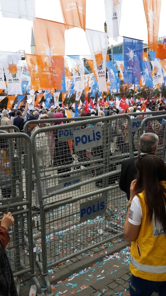 Photo: Nub Cake / Wikimedia Commons (CC BY 3.0) Crowd during a Justice and Development Party (AKP) electoral rally for the 2015 Turkish general election