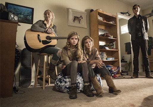beth with flower girls for dying tyreese on walking dead season 5 2015 beth with flower girls for dying tyreese on walking dead season 5 2015